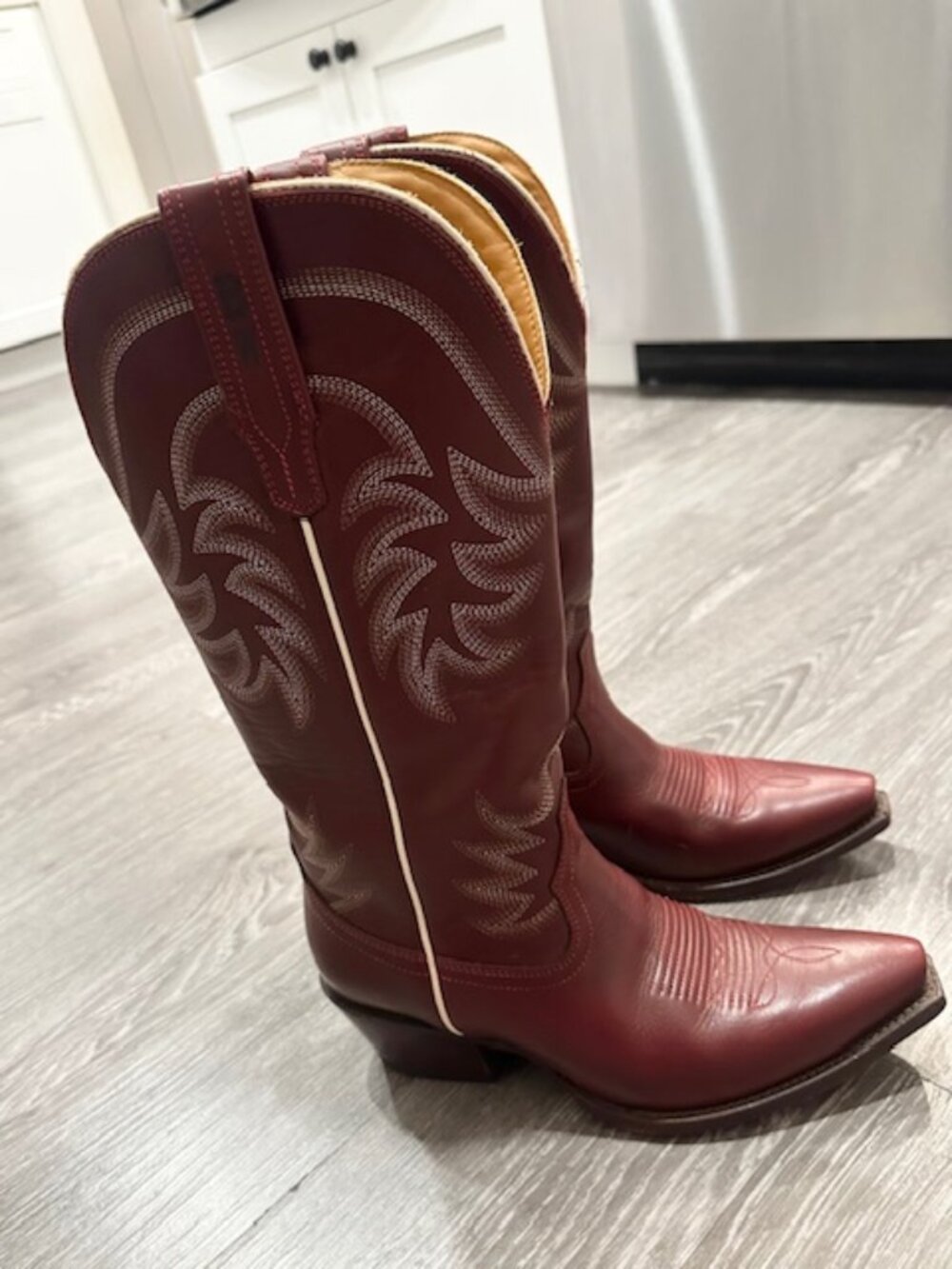 Tecovas The Annie in Scarlet Cowhide- Size 8